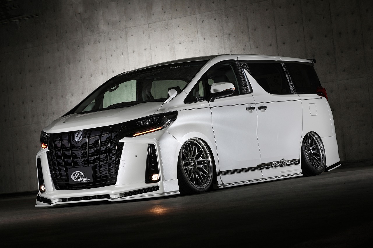 Тюнинг toyota. Toyota Alphard 2020 Tuning. Тойота Alphard 2020 обвес. Альфард в обвесе 2018. Тюнингованная Тойота альфард.