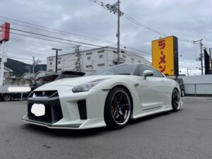 KUHL RACING 大阪 ブログ　～カッコイイGT-R登場！～