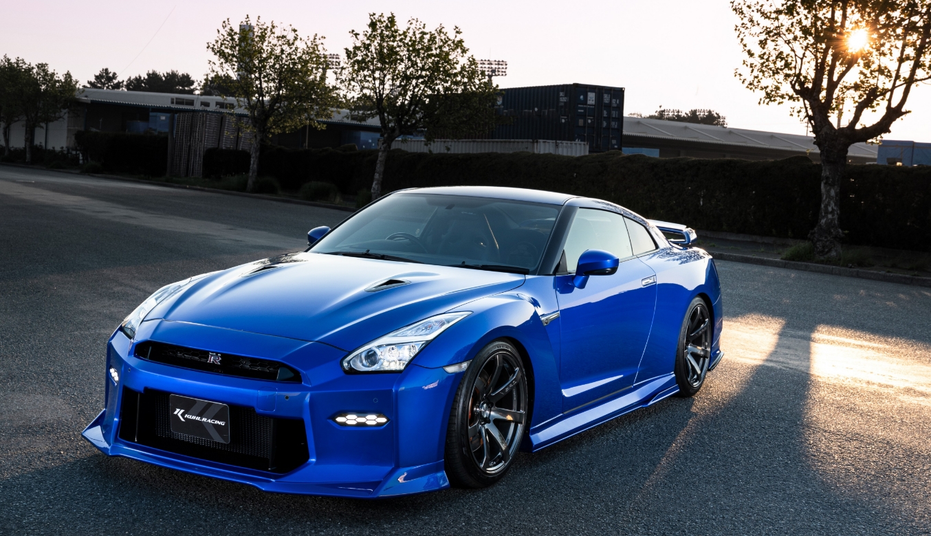 R35 GT-Rの最終進化形・MY24モデルを彷彿とさせるフロントバンパーエアロキットが、ついにKUHLから登場。