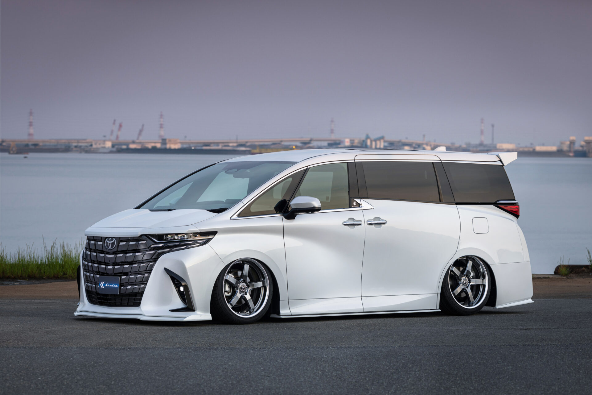 KRUISE KR-40ARR ALPHARD