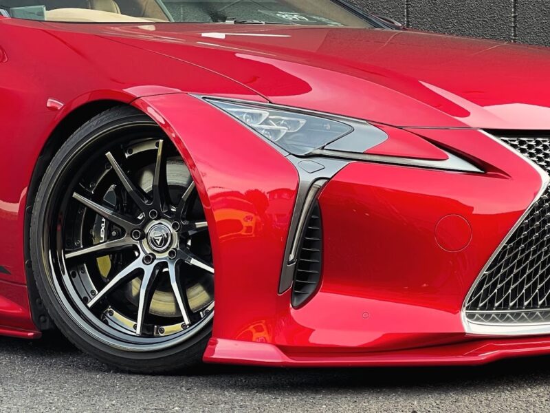 LC500のローダウンカスタムの写真