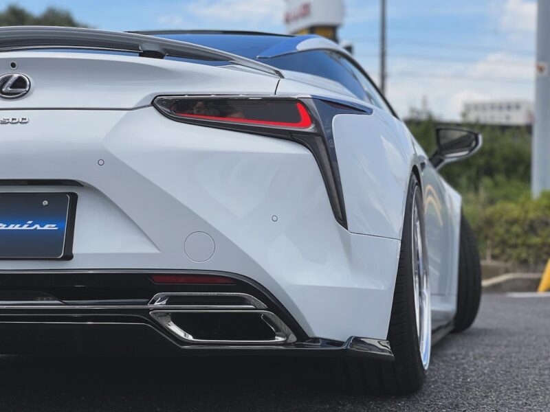 LC500のローダウンカスタムの写真