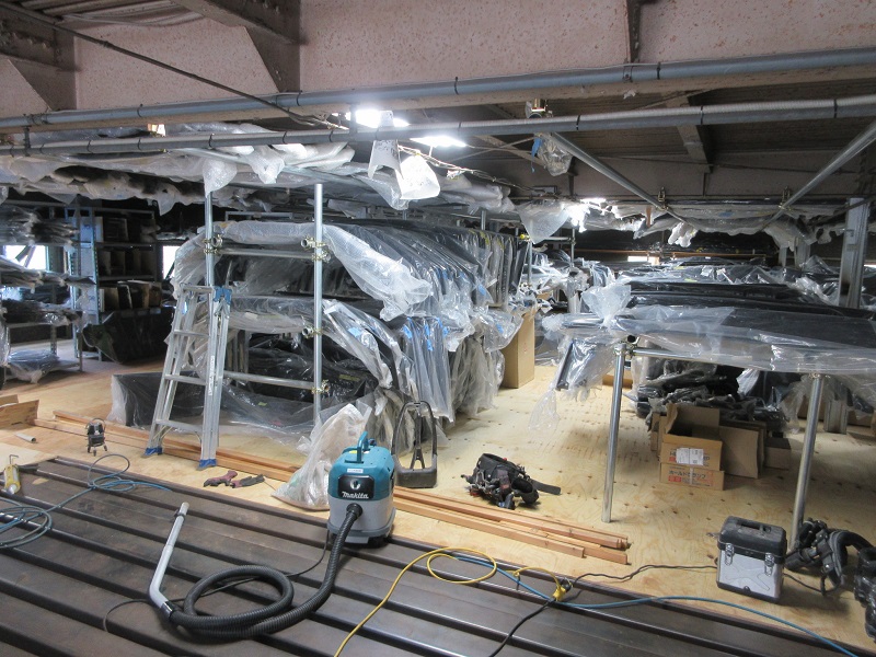 KUHL JAPAN ルーフコーポレーション 名古屋市緑区 自動車パーツ 倉庫