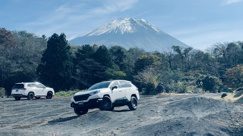 富士山を背景にするVRARVA MARS