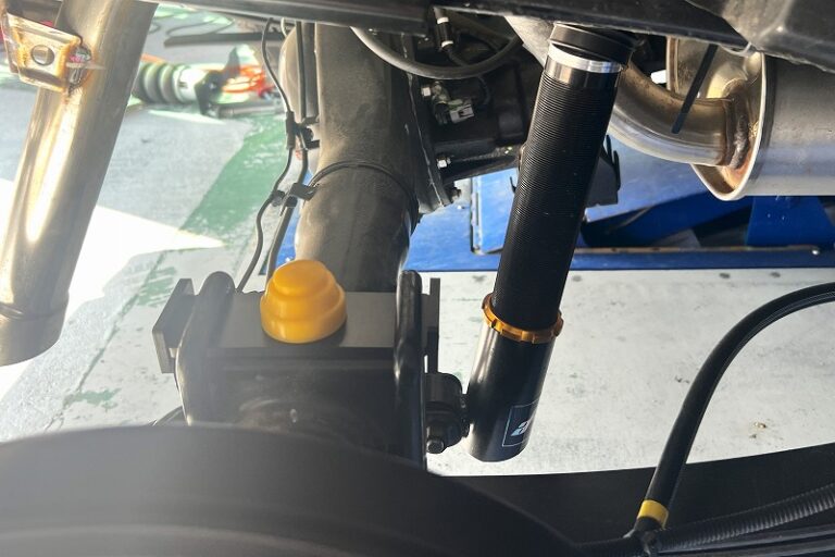 ローダウン車高調の装着画像（リア）