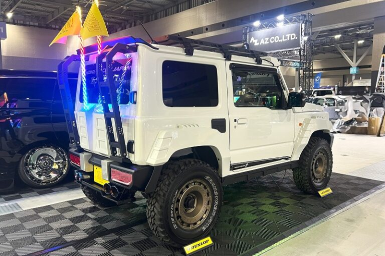 オートメッセ愛知にてデビューしたBLOCKERジムニーのリア