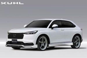 KUHLのエアロパーツを装着したヴェゼルのtカスタムデザイン案