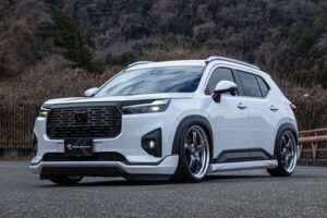 KUHLのエアロパーツでカスタムしたホンダ「WR-V」