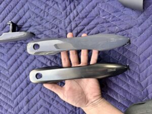 KUHL60プリウスのアイシン製ドアハンドル交換