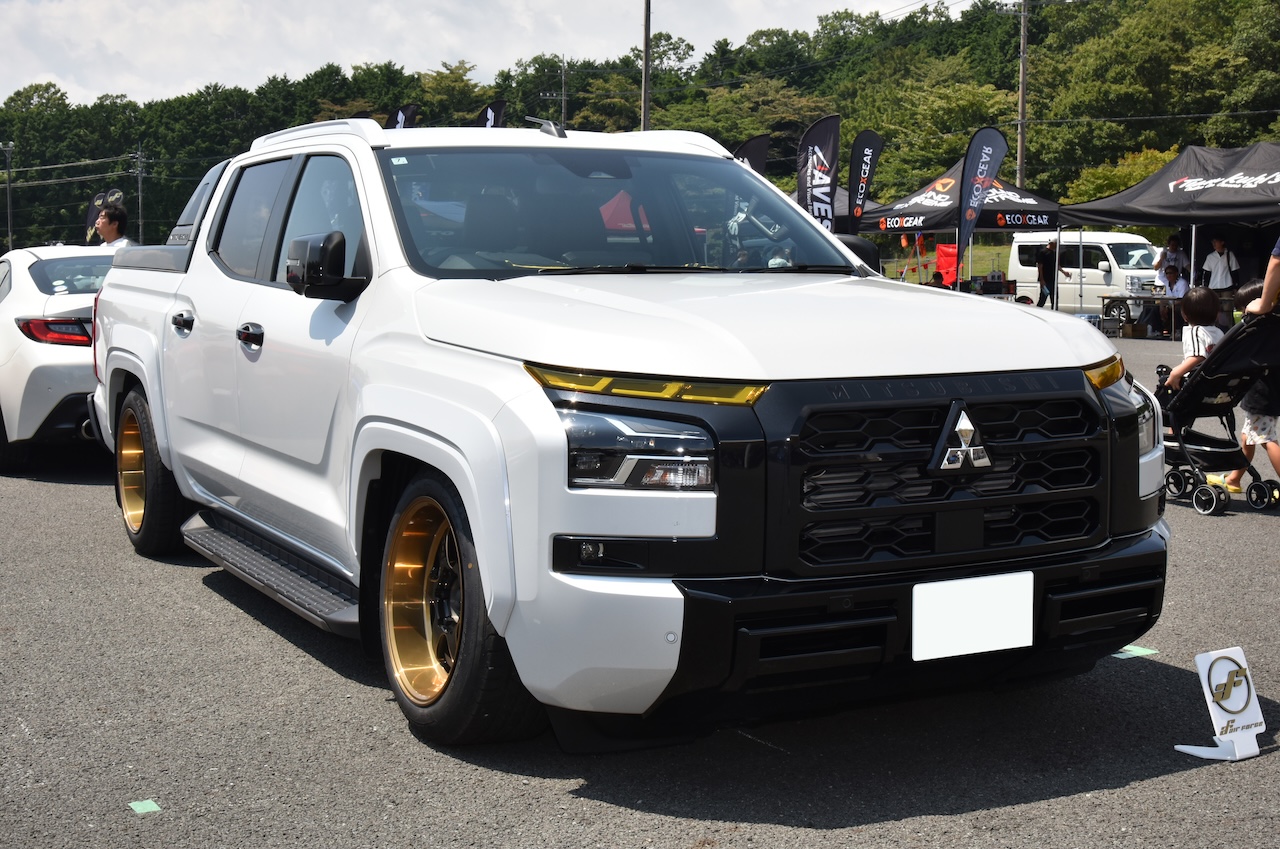 MITSUBISHI3