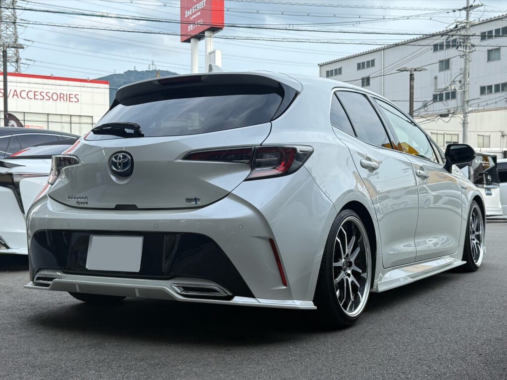 KUHL カローラスポーツ レヴォーグ コンプリートカー ローダウン カスタム