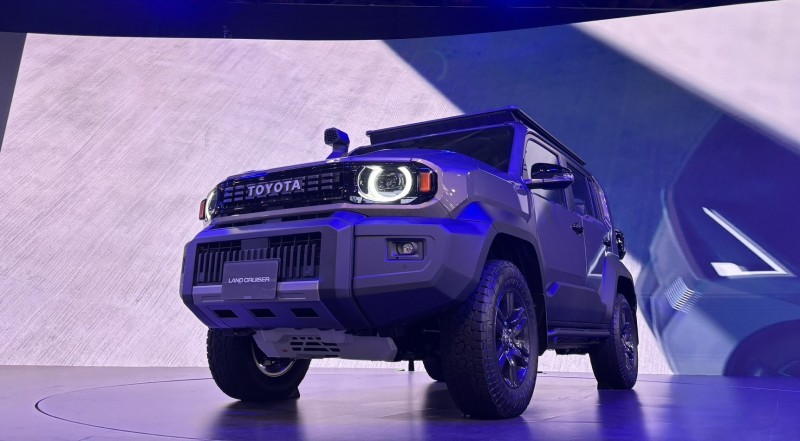 ジャパンモビリティーショーにて展示されているランドクルーザーFJ