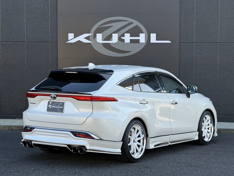 販売中の80系ハリアーのリアビュー