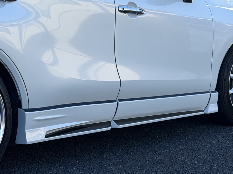 販売中の80系ハリアーに装着しているKUHLサイドステップ