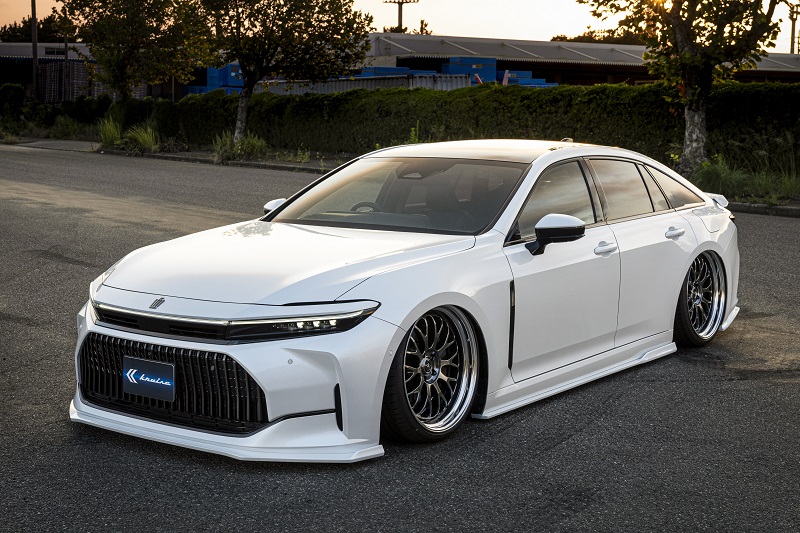 クラウン エアロ 取り付け＿KUHL クラウン＿クラウン リヤディフューザー＿クラウン トランクスポイラー＿モデリスタ エアロ 取り外し＿クラウン カスタム＿クラウン 外装パーツ