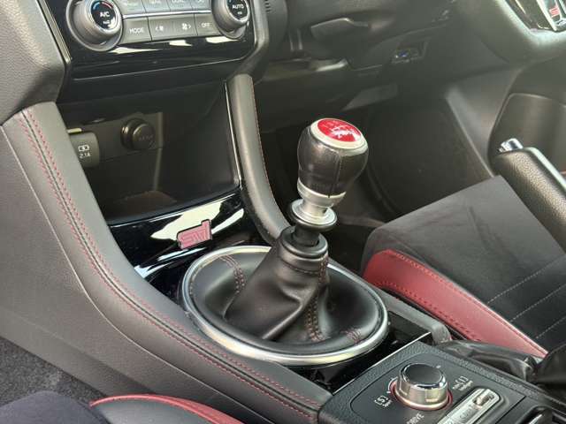 スバル WRX　STI　S4　カスタム　中古車